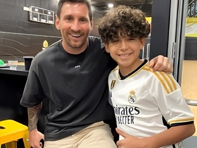 Lionel Messi gây sốt vì hành động tinh tế với fan Real Madrid