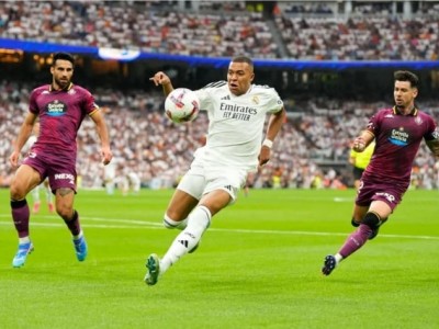 HLV Ancelotti phân trần về việc mắc sai lầm với Mbappe