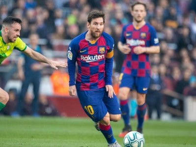 Messi và những biệt danh thú vị: Từ 'bọ chét' cho tới 'quái thú'