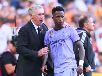 Ancelotti lên tiếng về đề nghị 1 tỷ Euro cho Vinicius