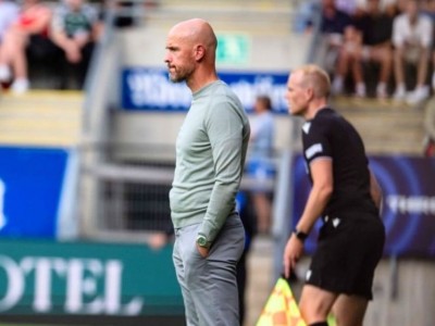 Ten Hag chỉ trích học trò khi MU thua trận đầu tiên trước thềm mùa giải mới