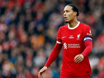 Van Dijk tuyên bố về tương lai, ra 'chỉ thị' đặc biệt với Liverpool