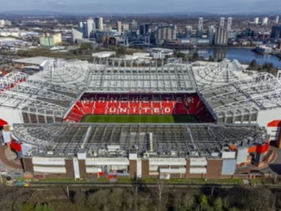 Chi tiền tỉ, lãnh đạo MU quyết tâm 'làm mới' Old Trafford