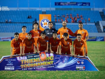 Một CLB V-League nói không với cầu thủ Việt kiều