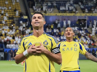 Ronaldo không thể ngừng ghi bàn, chạm cột mốc kinh ngạc tại Al Nassr