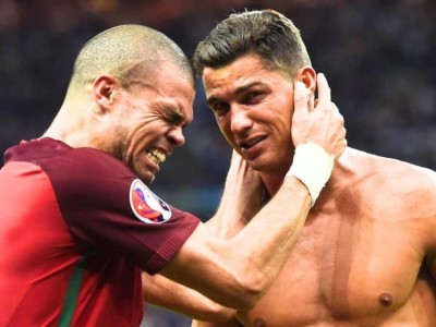 Cristiano Ronaldo gửi lời tri ân tới Pepe