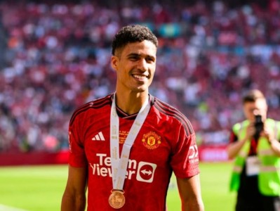 CHÍNH THỨC: Xác nhận bến đỗ mới của Raphael Varane sau khi rời Man United