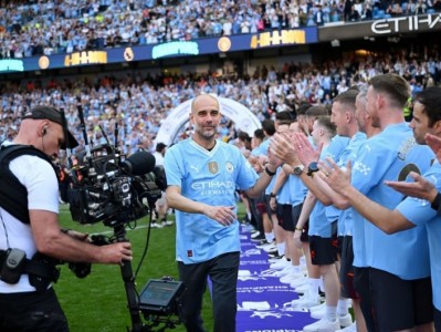 Pep hào phóng, tặng khoản lớn cho đội ngũ Man City