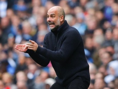 HLV Pep Guardiola thẳng thừng chỉ trích FIFA và Ngoại hạng Anh