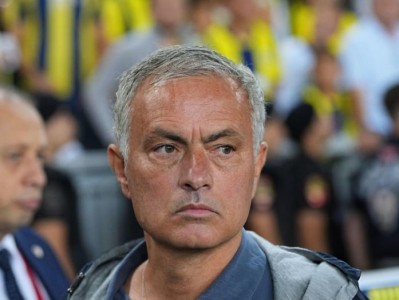 CHÍNH THỨC: HLV Jose Mourinho nhận án phạt tại Thổ Nhĩ Kỳ