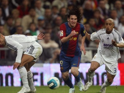 Roberto Carlos hồi tưởng khoảnh khắc 'bẽ mặt' trước Messi