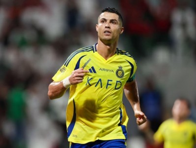 Độ giàu có của Ronaldo tại Al Nassr: Mỗi giây kiếm hơn 200.000 Đồng