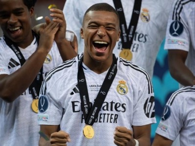 Mbappe thể hiện phong thái đàn anh tại Real Madrid, đập tan dự đoán của Chủ tịch Barca