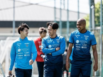 Yokohama FC thăng hoa, Công Phượng lại nhận tin buồn ở Nhật Bản