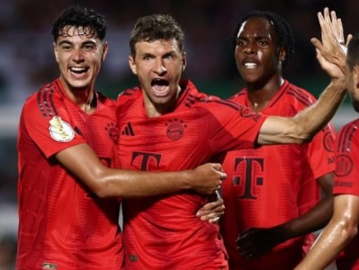 Bayern thắng đậm, Muller lên tiếng ngầm 'kháy đểu' Thomas Tuchel