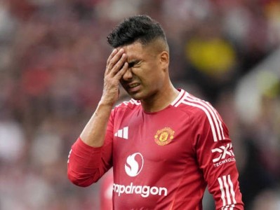 MU tự thua Liverpool: Màn trình diễn kinh hoàng của Casemiro