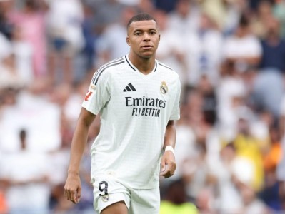 Ancelotti tuyên bố cứng về phong độ xuống dốc của Mbappe