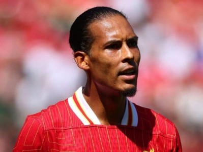 Van Dijk nói lời 'gan ruột' trước thềm Cúp C1 trở lại