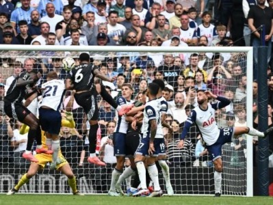 Tottenham phá được dớp, lại thua Arsenal bởi điểm yếu chí tử