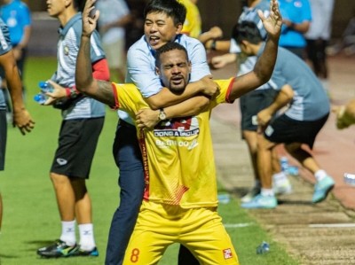 Cựu ngoại binh V-League chia tay Indonesia về Việt Nam thử việc