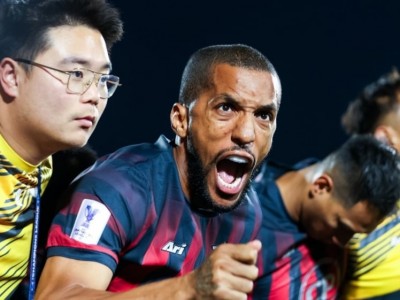  Đội trưởng Bangkok United ấn tượng với Xuân Son, Hendrio