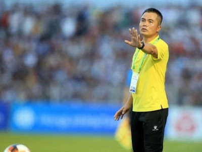 HLV Phạm Minh Đức chỉ thẳng 4 đội đua trụ hạng tại V-League