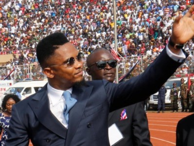 Samuel Eto'o bị FIFA phạt nặng