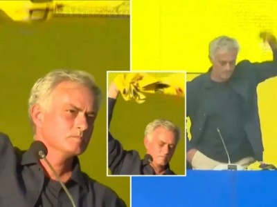 Mourinho lần đầu tiên phải làm điều chưa từng suốt 24 năm