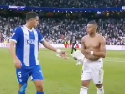 Cầu thủ La Liga bị chỉ trích vì 'hành động lạ' với Mbappe