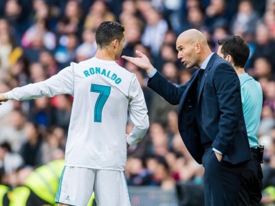 Ra chỉ thị với Al Nassr, Ronaldo muốn tái ngộ Zidane